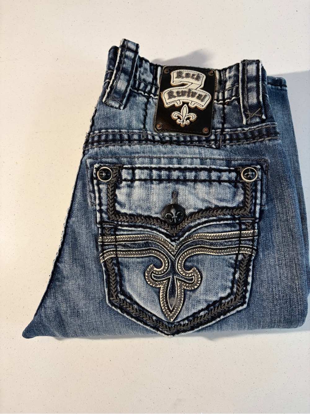 Rock Revival Men’s Light Blue Embroidered Jett Straight Jeans Size 31